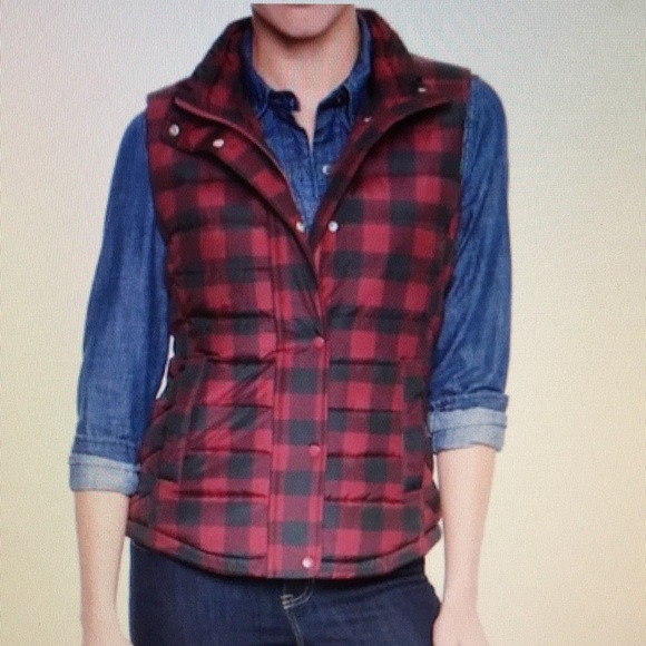 GAP Red and Black Checkered Vest - Picture 12 of 12